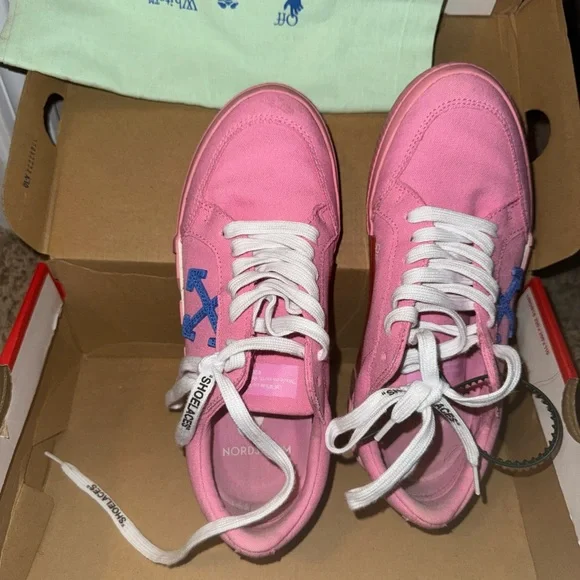 Off-White Pink Sneakers with Blue Accents - Picture 2 of 5